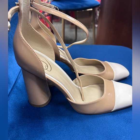Sam Edelman Tan and Cream Heels - Picture 5 of 6